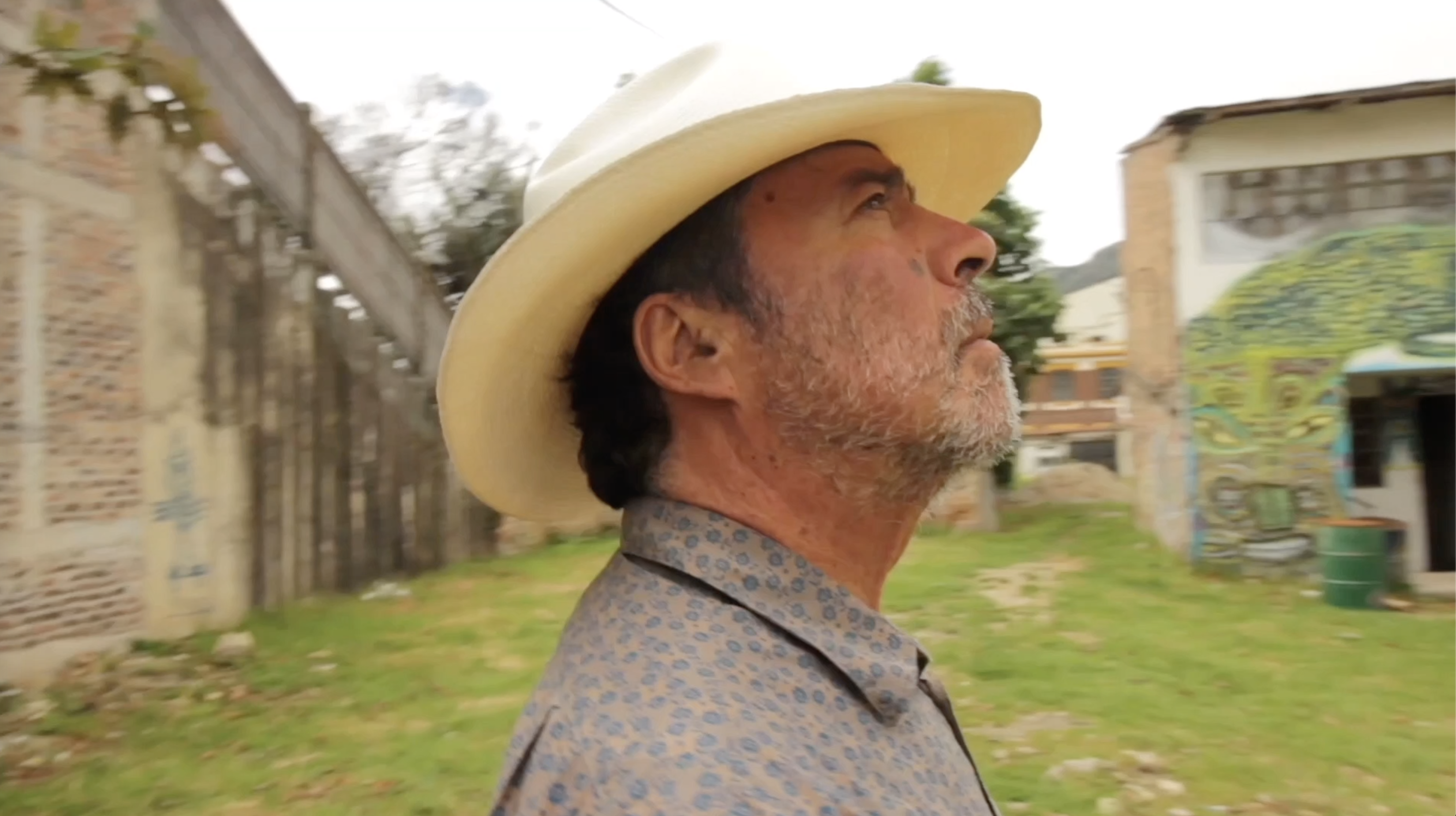 Simon Video Stills5